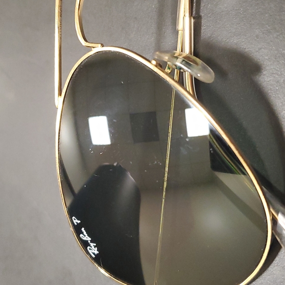 Classic Ray-Ban Aviators - Polarized - Picture 7 of 8